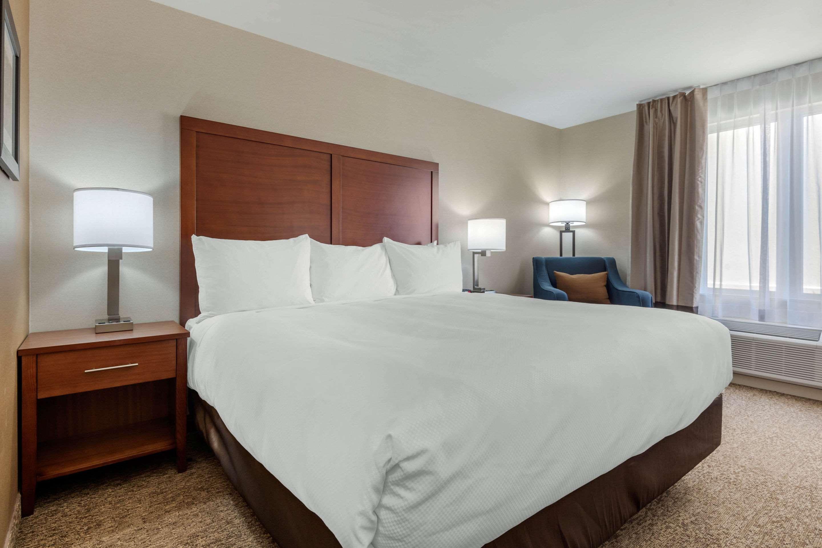 Comfort Inn & Suites Greater Napanee Ngoại thất bức ảnh