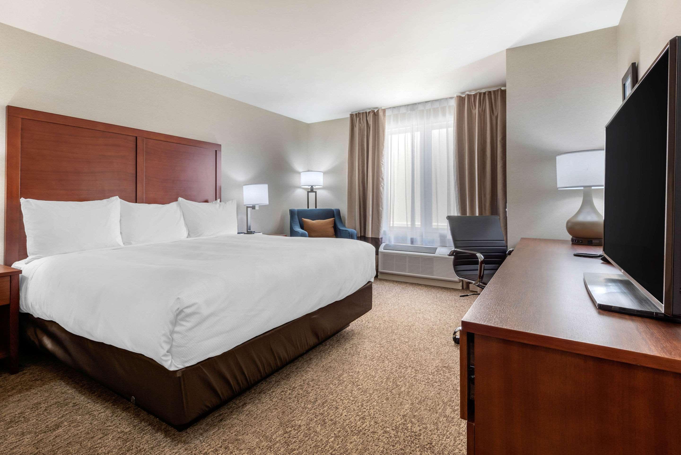 Comfort Inn & Suites Greater Napanee Ngoại thất bức ảnh