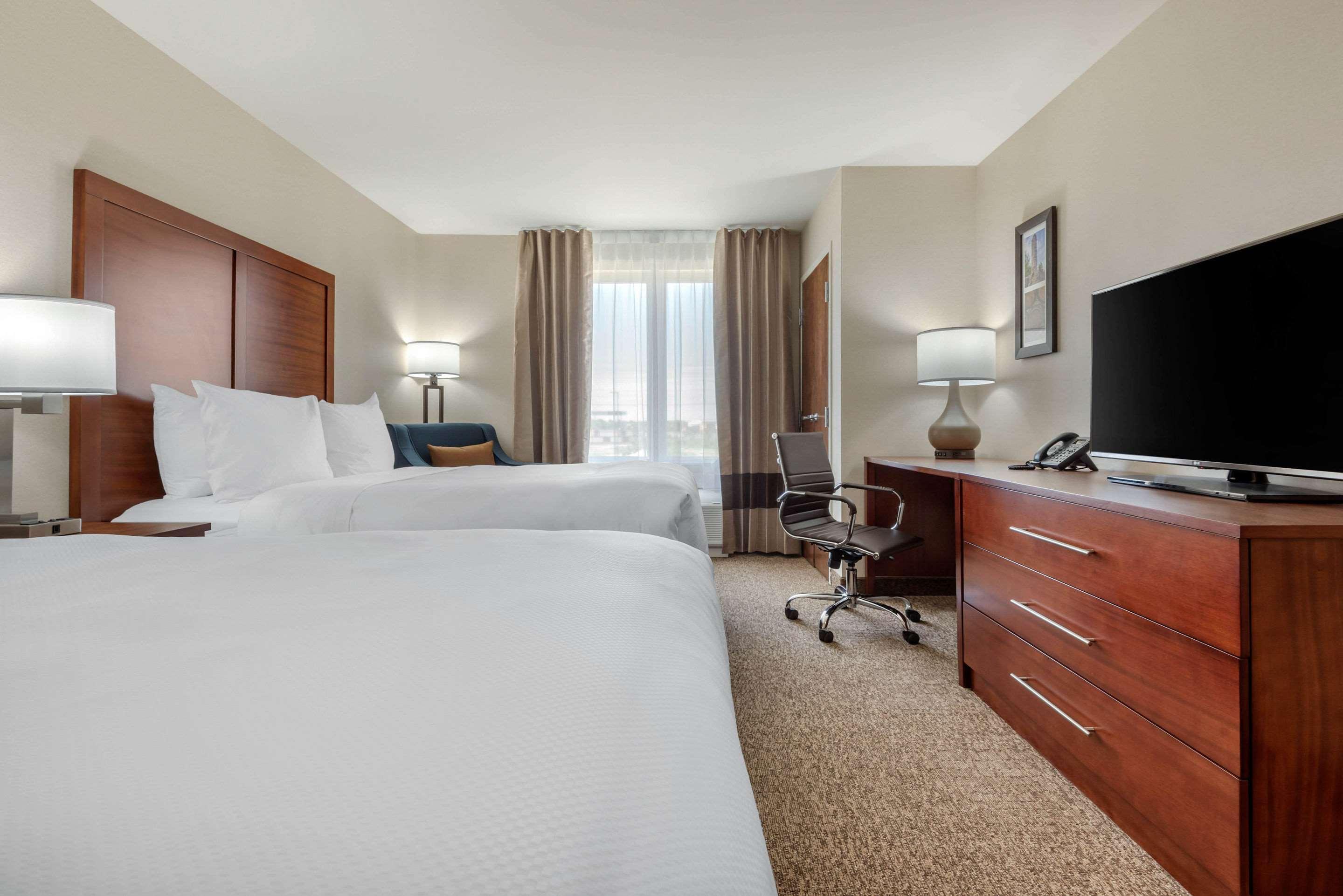 Comfort Inn & Suites Greater Napanee Ngoại thất bức ảnh