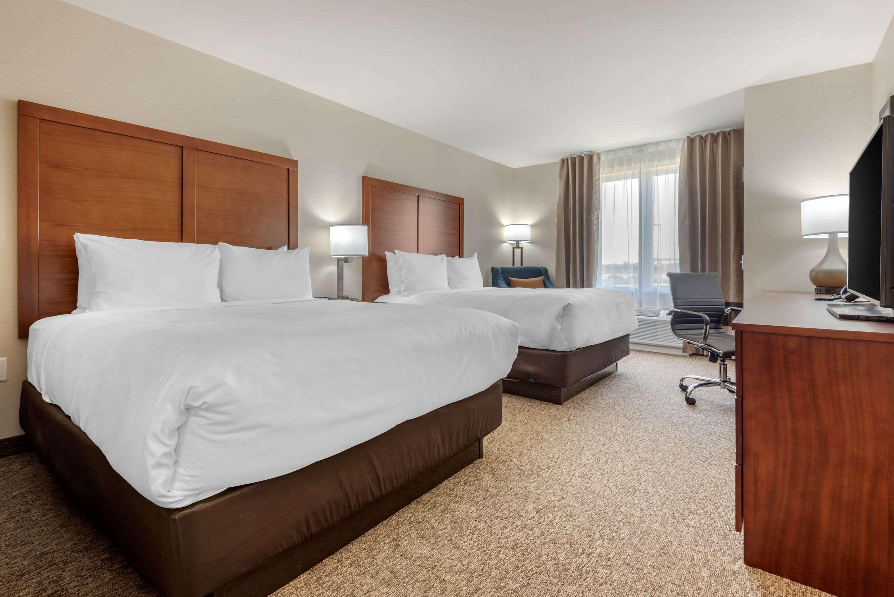 Comfort Inn & Suites Greater Napanee Ngoại thất bức ảnh