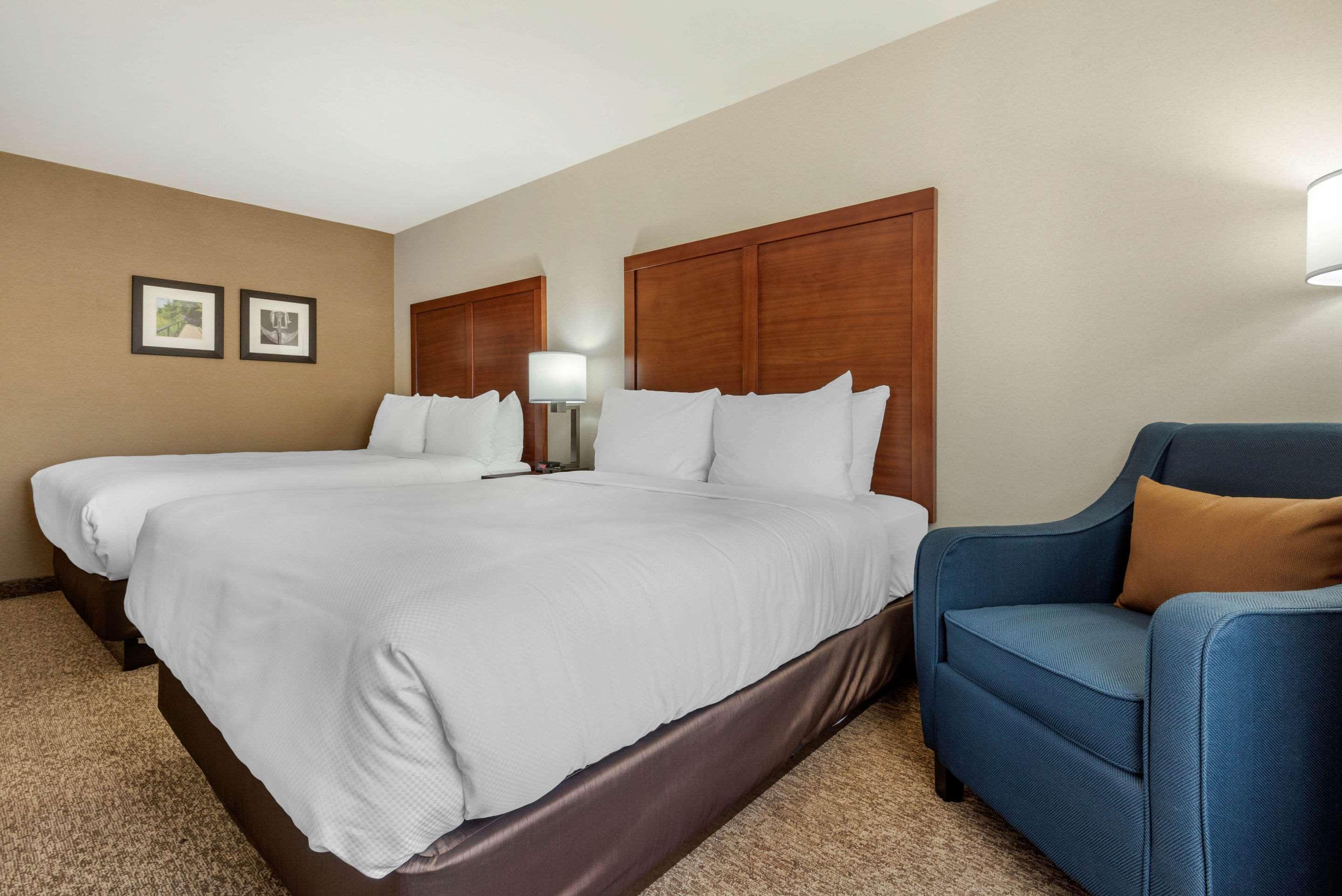 Comfort Inn & Suites Greater Napanee Ngoại thất bức ảnh