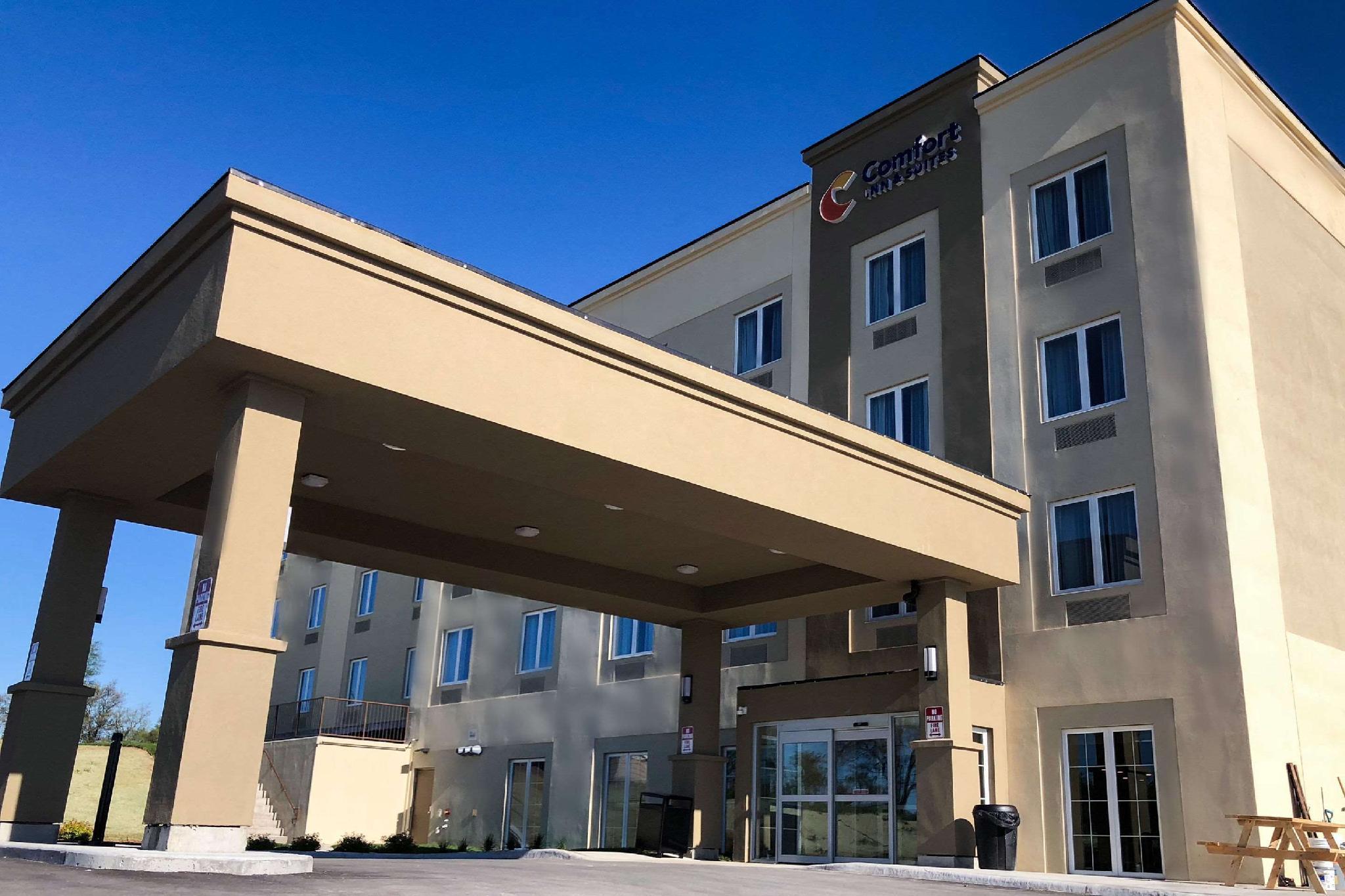 Comfort Inn & Suites Greater Napanee Ngoại thất bức ảnh