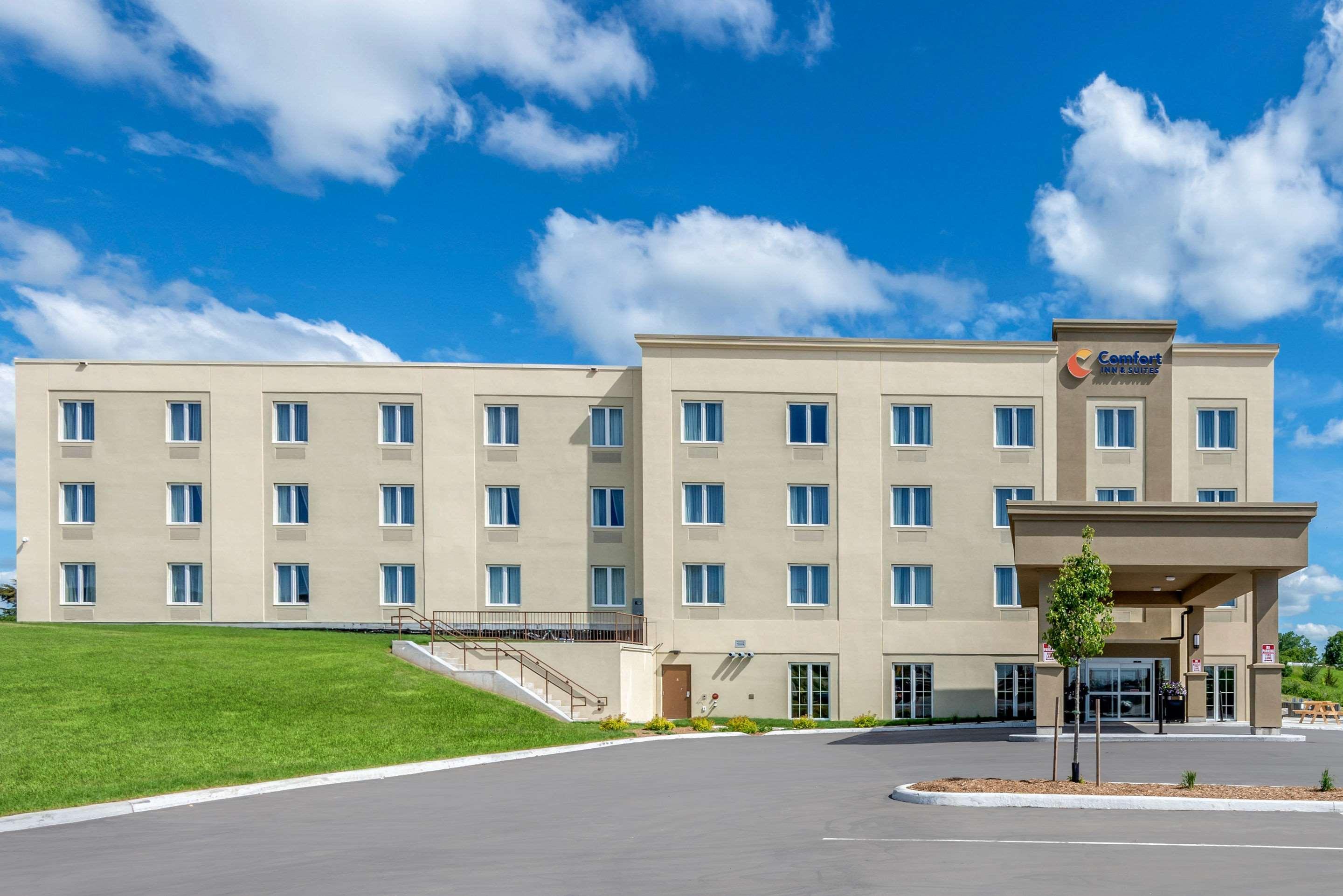 Comfort Inn & Suites Greater Napanee Ngoại thất bức ảnh