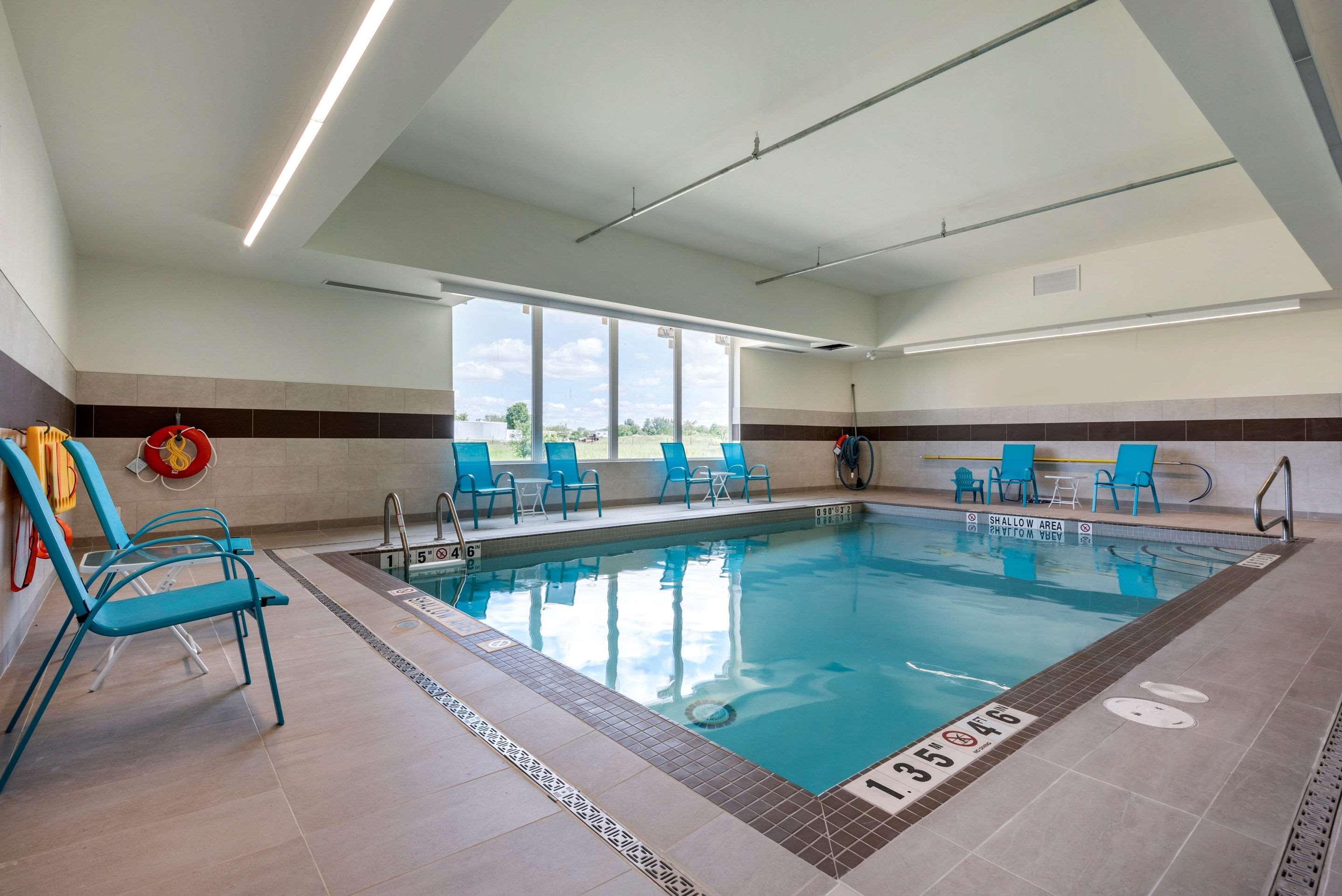 Comfort Inn & Suites Greater Napanee Ngoại thất bức ảnh