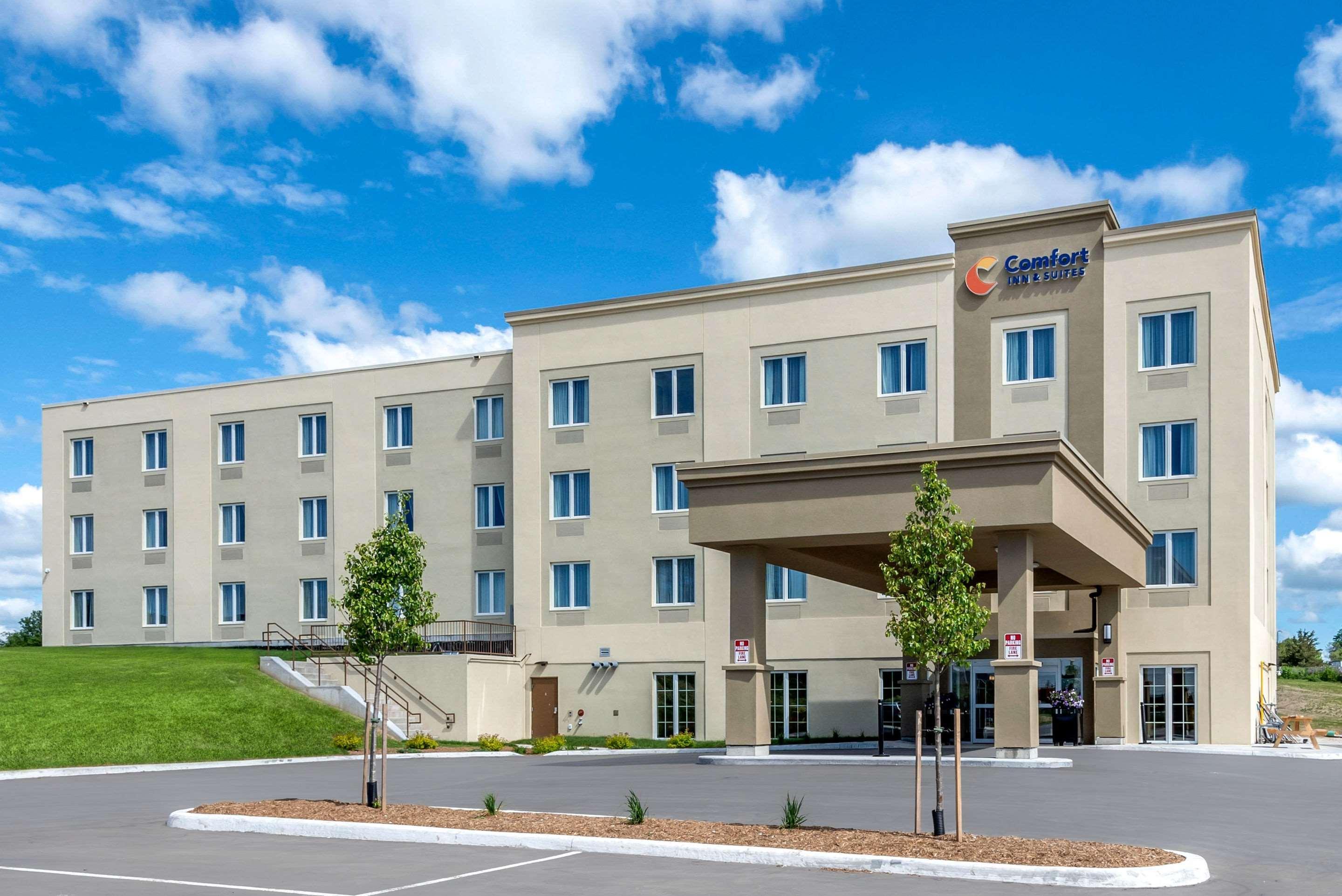 Comfort Inn & Suites Greater Napanee Ngoại thất bức ảnh