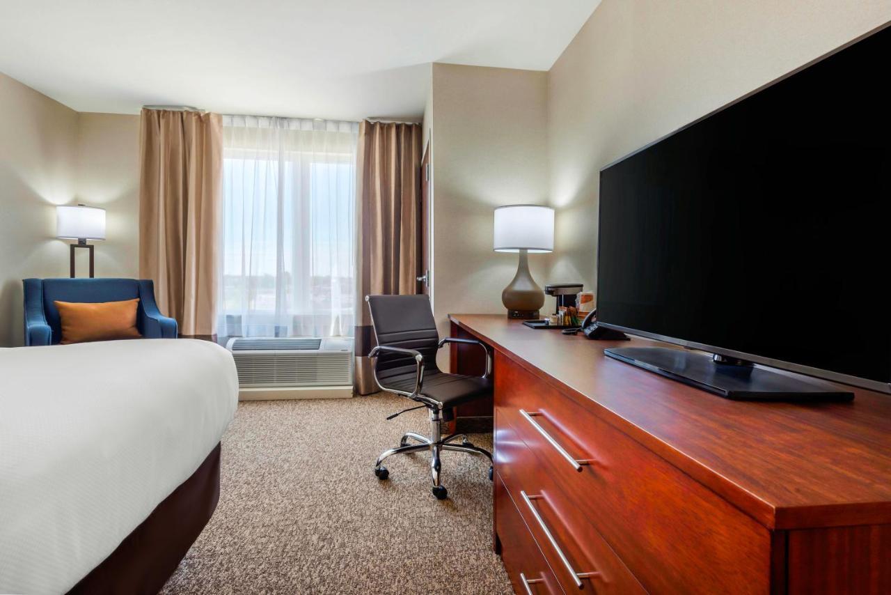 Comfort Inn & Suites Greater Napanee Ngoại thất bức ảnh